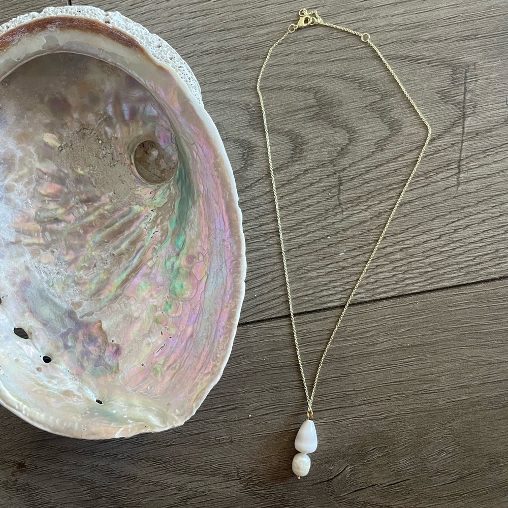 Hawaiian shell and Pearl Drop gold Necklace